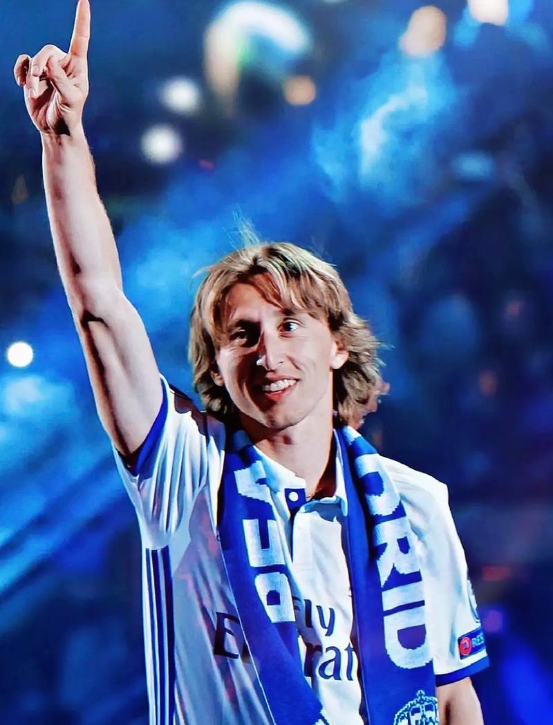 美记：湖人现在拥有最强的二人组，詹姆斯是时候离开了