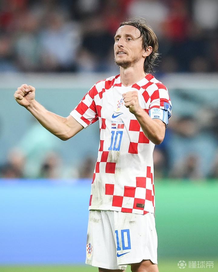 图片报：阿德耶米因非法持有武器被检察院判处罚款45万欧